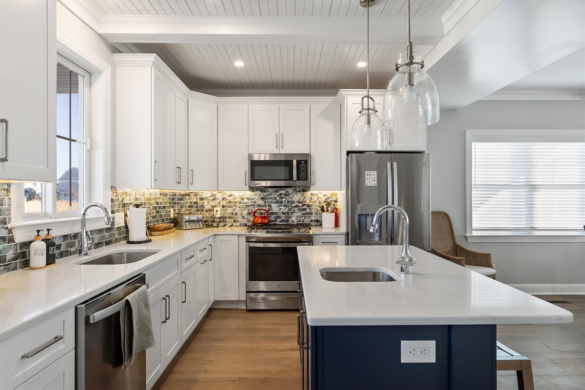 Large Kitchen With Island