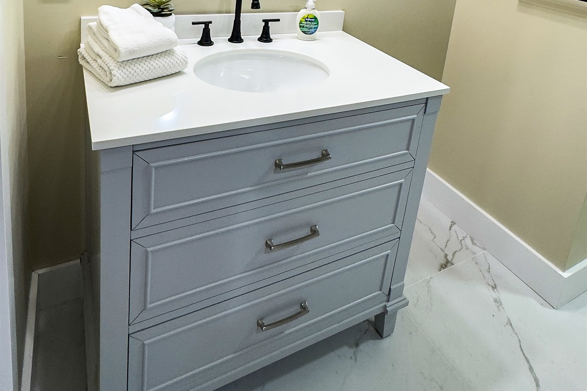 Shared Bathroom Upstairs