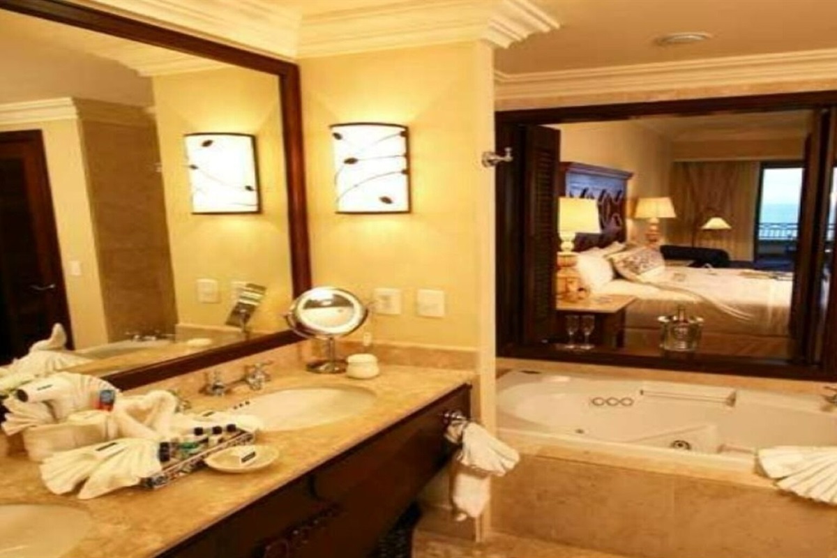 Owner Executive Suite at the Rose, Vacation Travel Exclusives