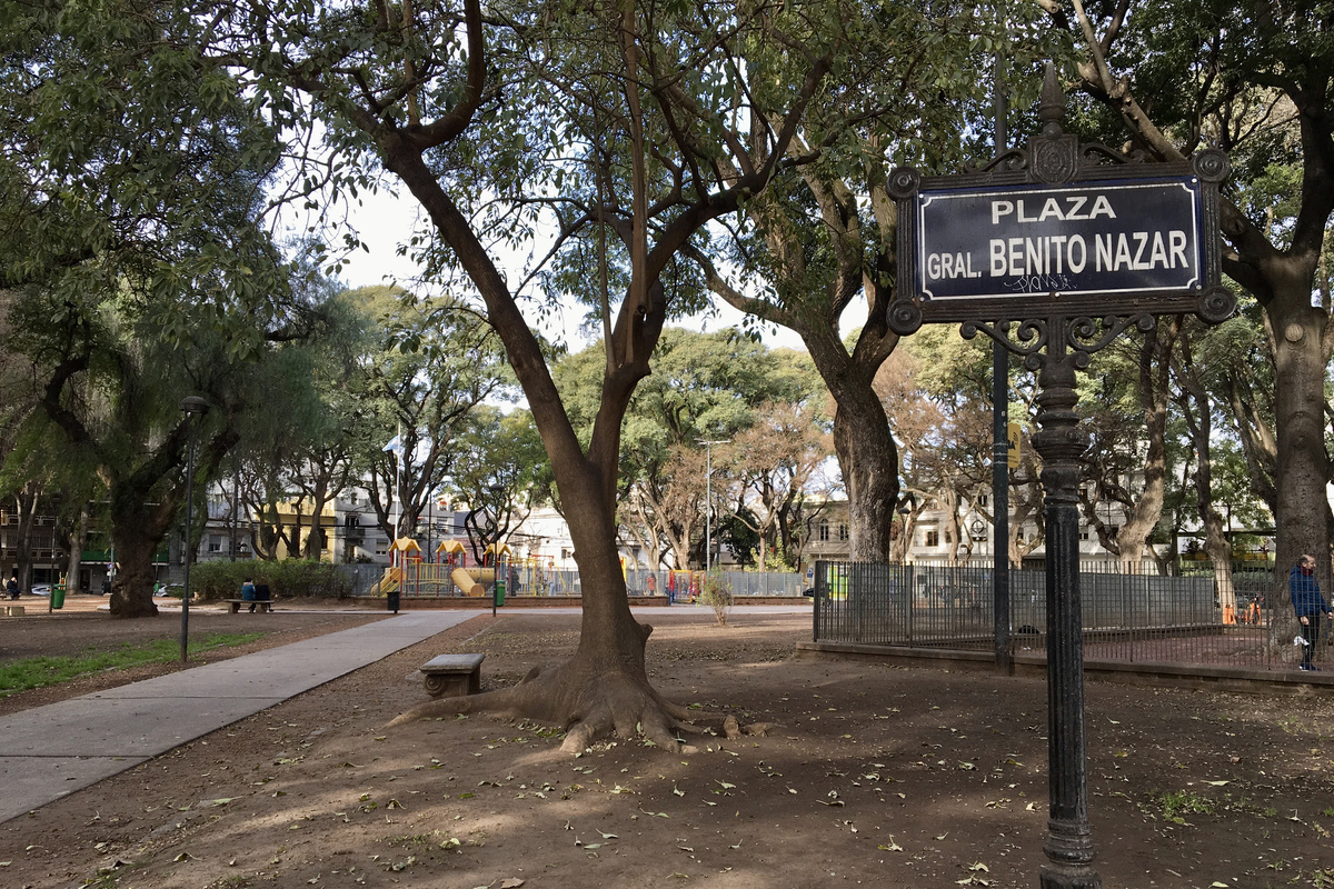 Plaza Benito Nazar, Villa Crespo.
Madamebiblio. https://commons.wikimedia.org/wiki/File:Plaza_Benito_Nazar.jpg
https://creativecommons.org/licenses/by-sa/4.0/