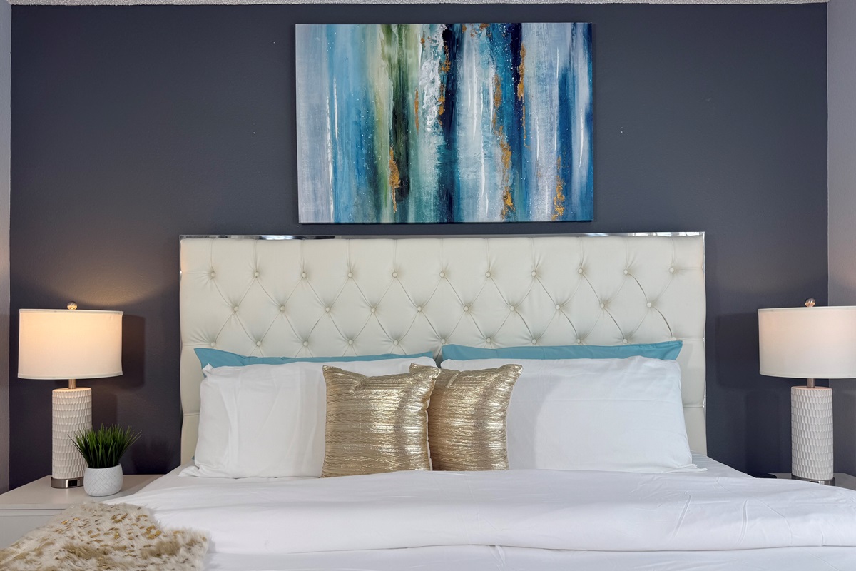 ✨ Retreat to your luxury king bedroom with fresh linens, a plush mattress, and modern Smart TV entertainment
