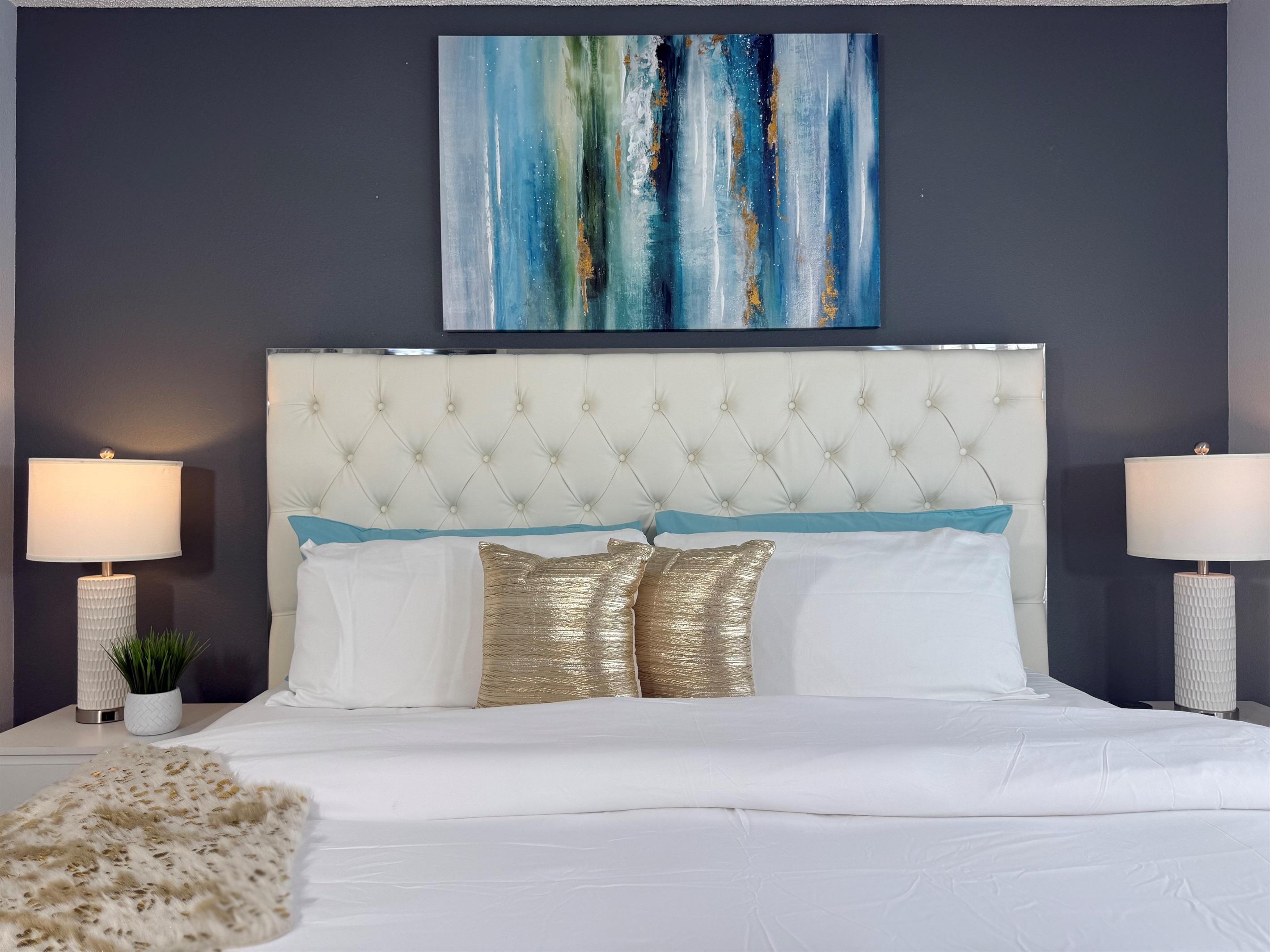 ✨ Retreat to your luxury king bedroom with fresh linens, a plush mattress, and modern Smart TV entertainment
