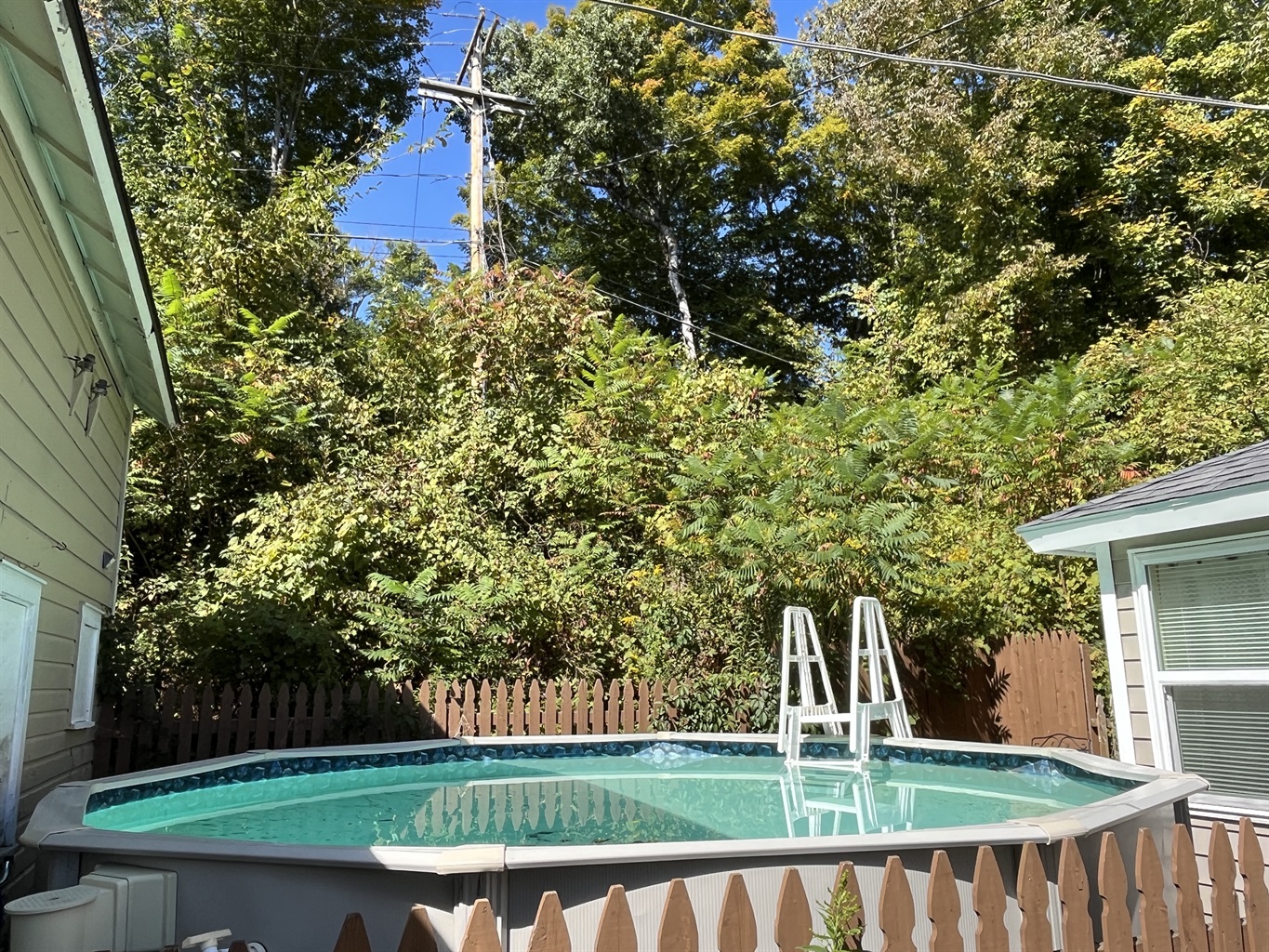 Cooperstown Cottage above ground pool and only 2 miles to Cooperstown Dreams Park, **Pool Closed after Labor Day**