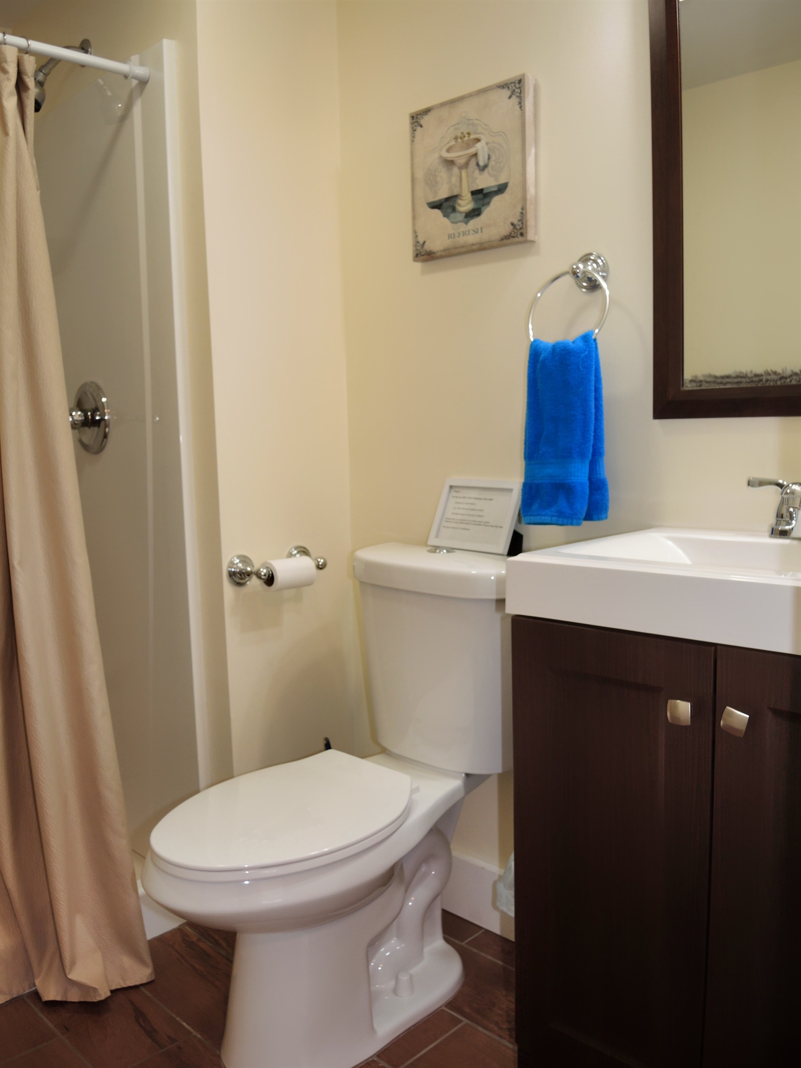 1st floor - Full bathrooms #1