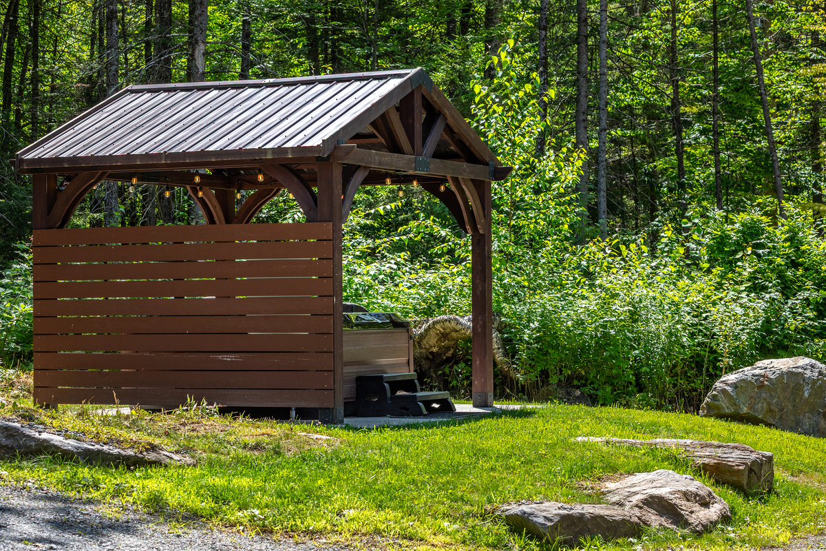 Sugar Maple Hot Tub for all guests