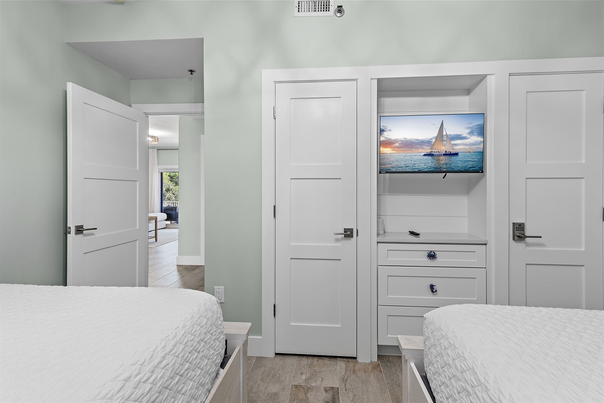 Guest Bedroom 1: Two Queen Beds, Smart TV, Private Remodeled Bathroom with Shower Tub Combo