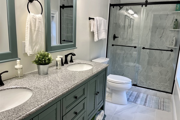 1st Guest House: Primary Bathroom