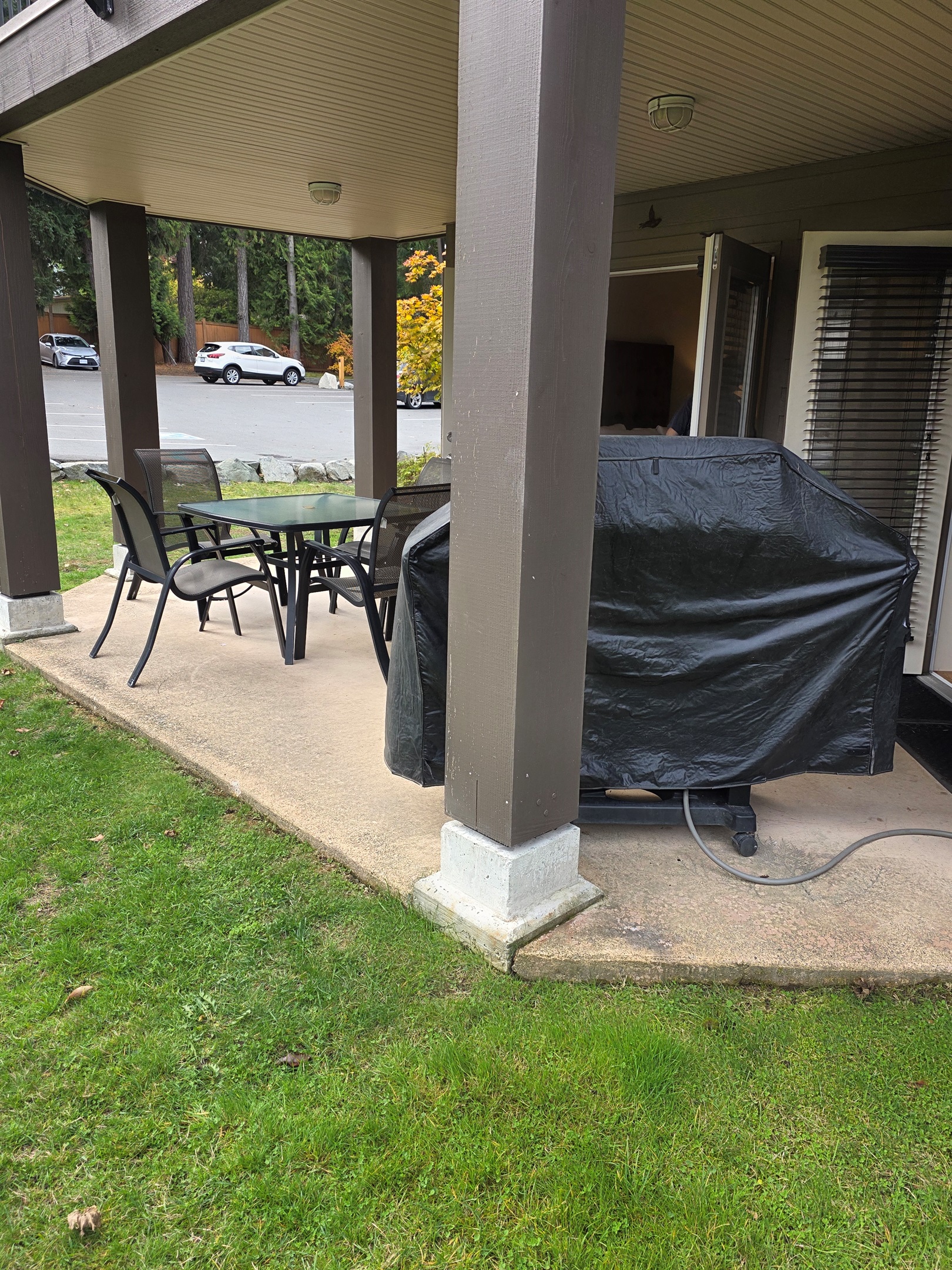 Unit A. Covered Patio. Natural Gas BBQ.