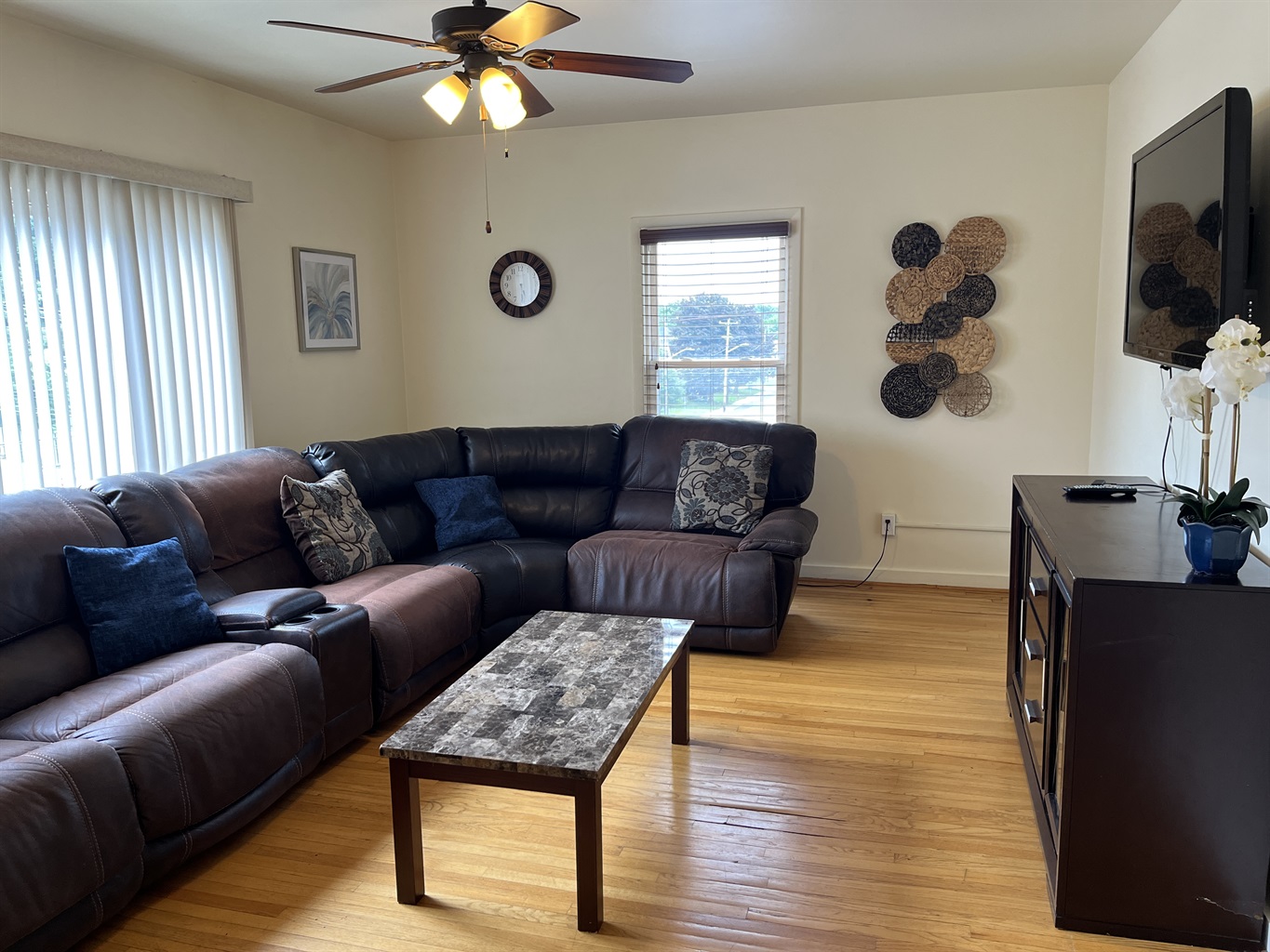 City Fox 2 - Living room