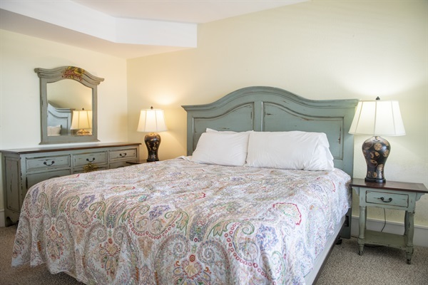 Mark Twain-Bedroom 8. King Bed