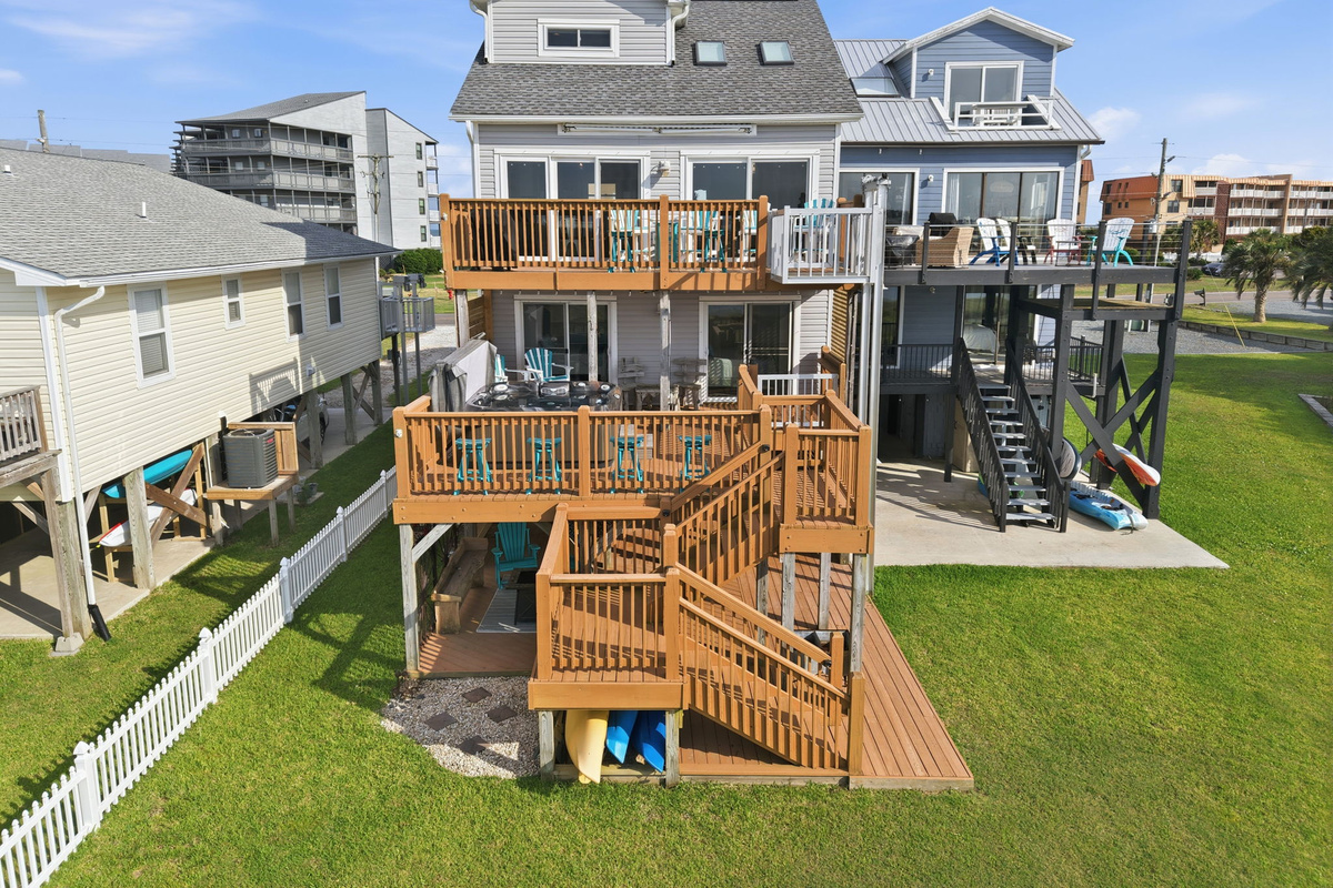 Your coastal getaway comes with a built-in adventure. Grab a kayak and enjoy a peaceful day on the water