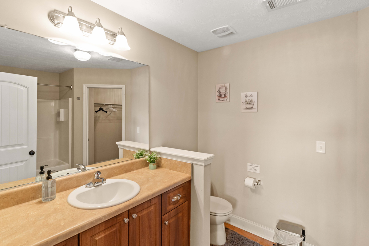 Full En-Suite Bathroom