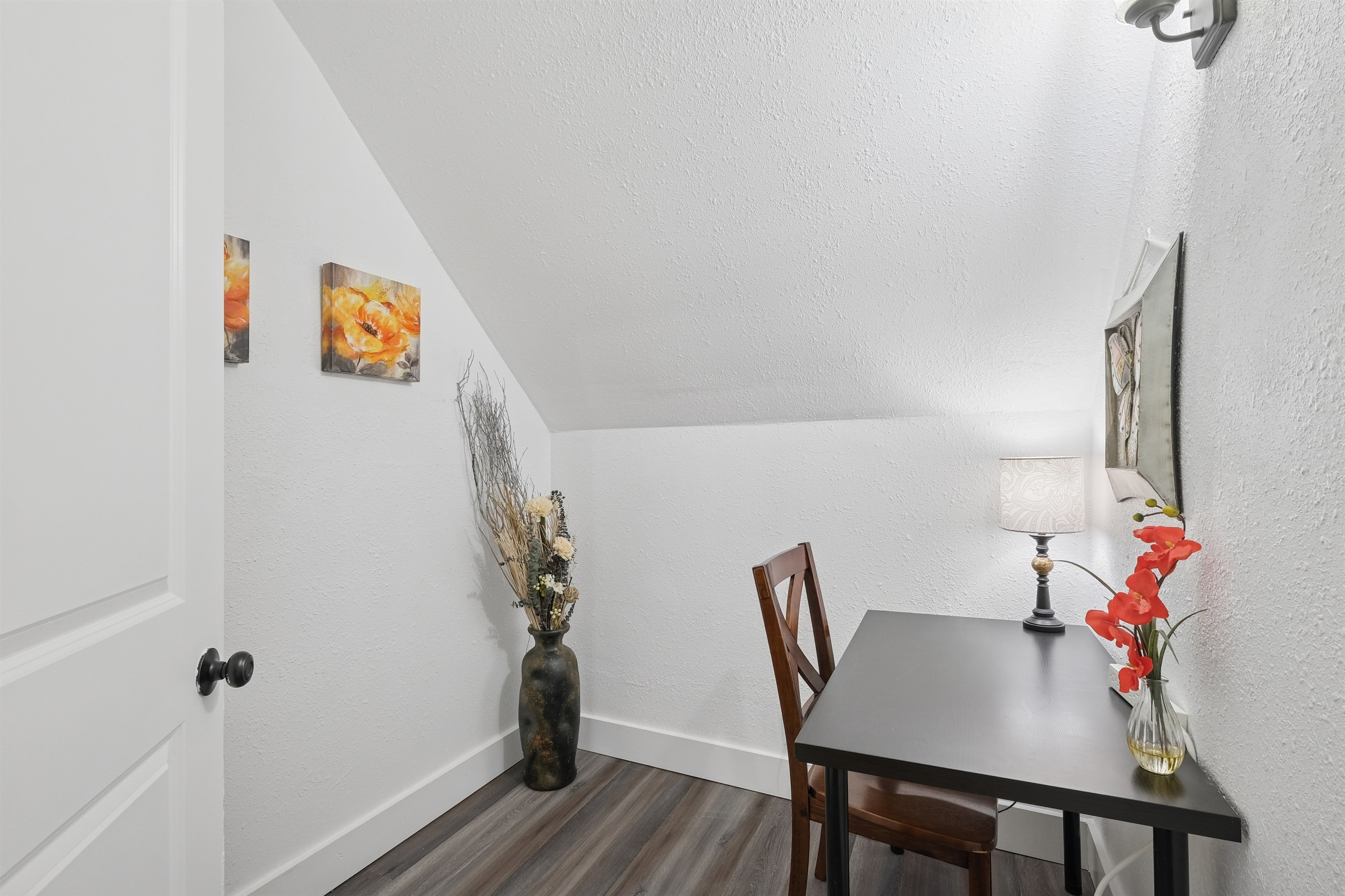 The small office is perfect for one person to work. 