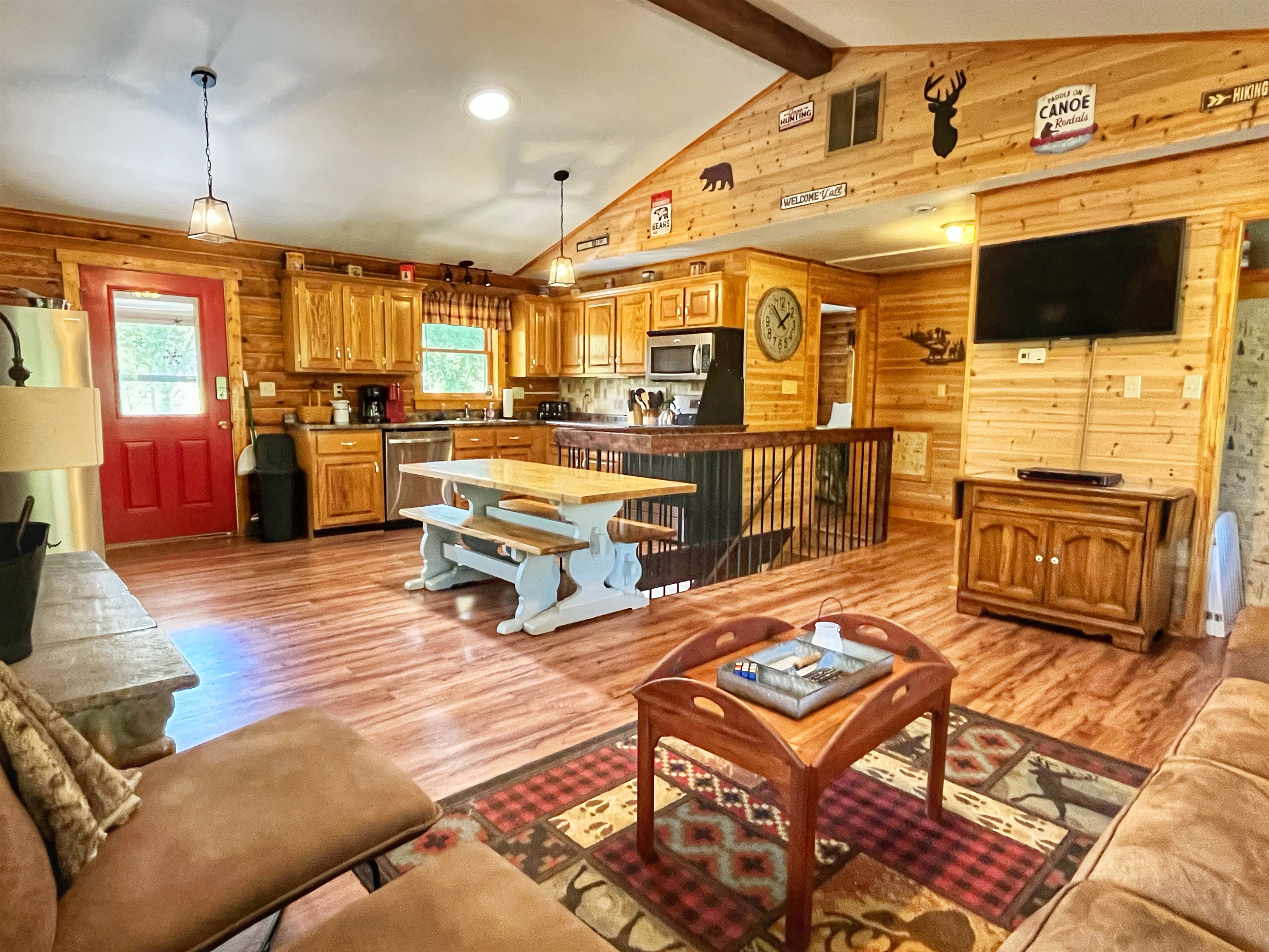 Open concept kitchen/livingroom