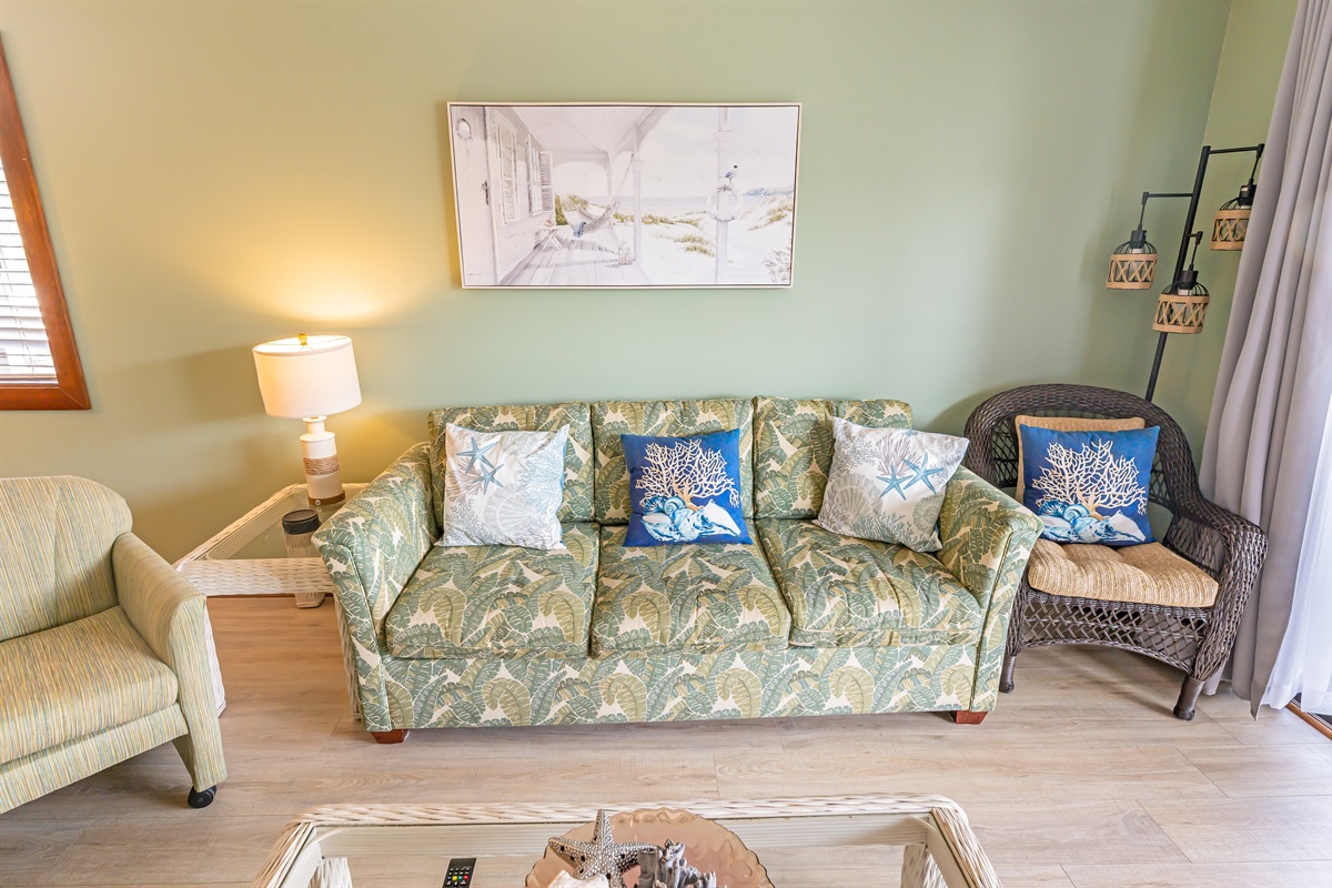 Large Living Room, Beautifully Decorated