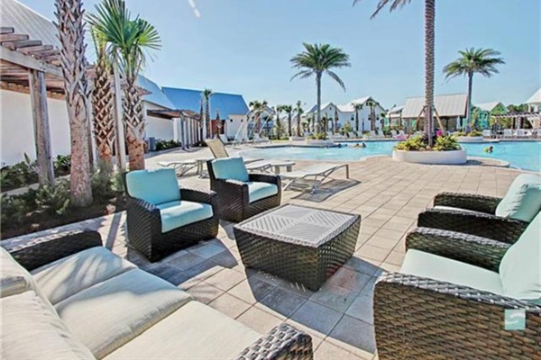 Prominence North Pool area