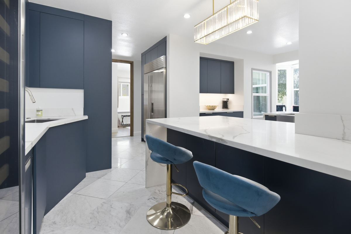 This gorgeous kitchen is designed for everything from casual breakfasts to unforgettable family dinners.