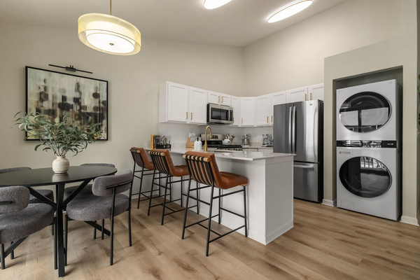Luxury 2BR/2BA Condo | Walk to Notre Dame, photo 9