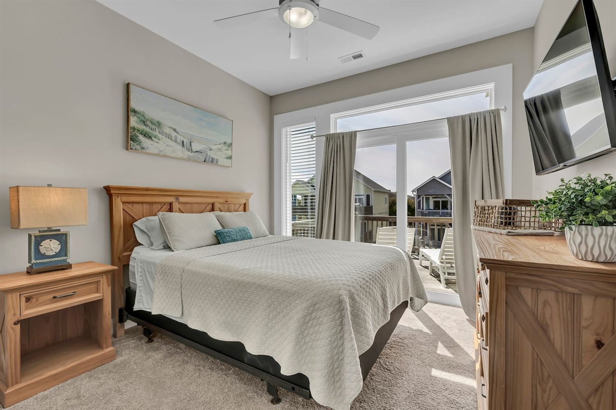 Access to the front balcony!