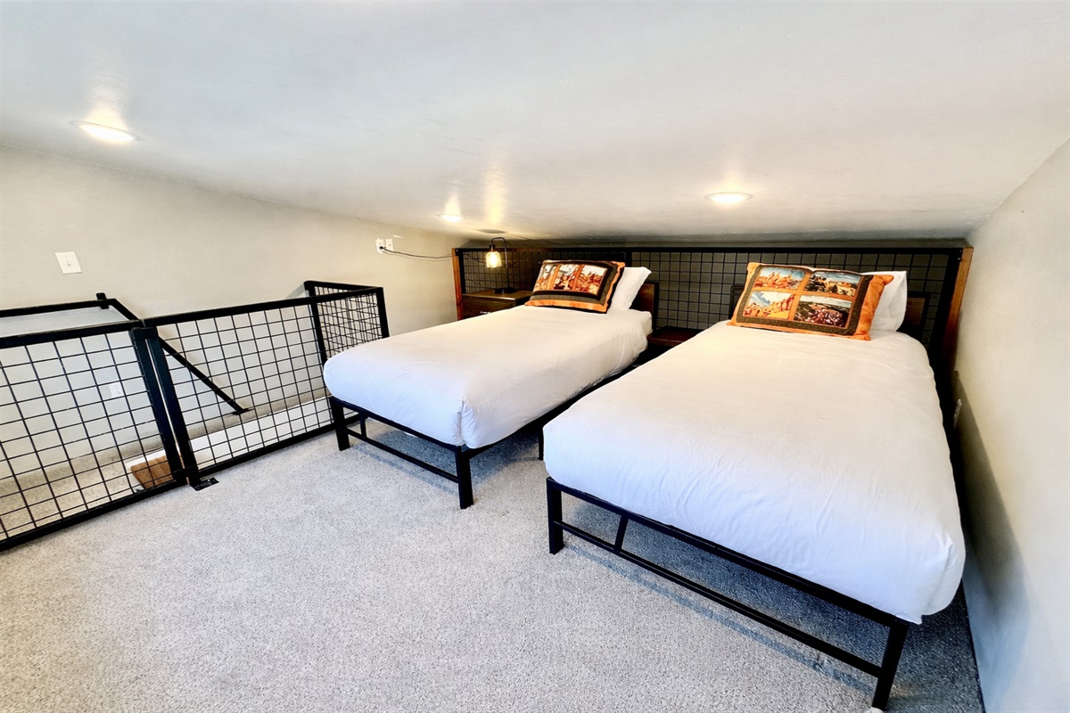 Guest Suite 4 - 2 Twins Guest Loft