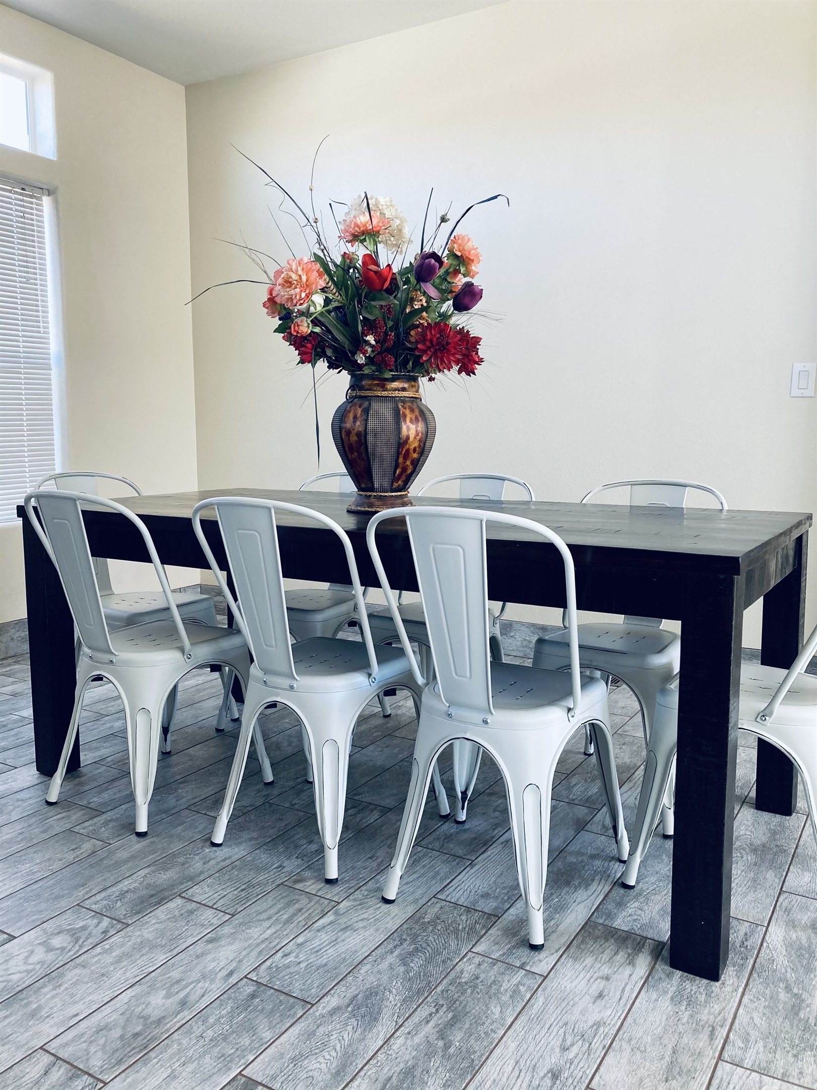 Horseshoe Bend House dining area