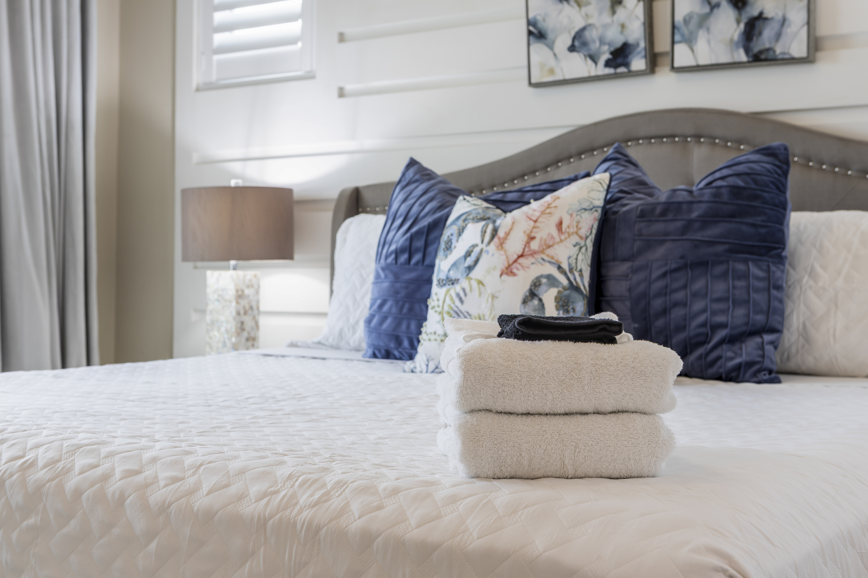 Bed & bath linens provided