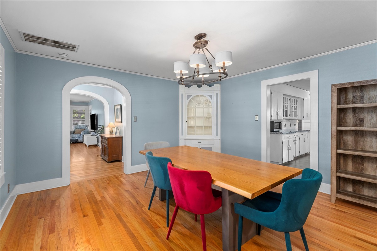 7ba1eb29849c491abc59f97fa5edd1eb Large | Beachhouse | Texas | TX | Vacation Homes | Galveston | Crystal Beach | Kokomo | Breezy Days | Beachfront Elegance | Sunrise Serenity | Southern Sands Property Management, LLC