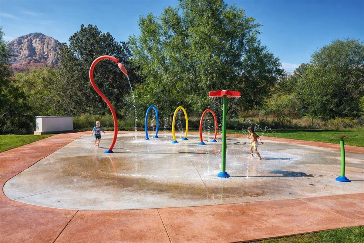 {Sunset Park Splash Pad}
Traveling with kids? This fun splash pad is just 1 mile away (3-minute drive or 15-minute walk) — perfect for cooling off after a day of exploring Sedona.