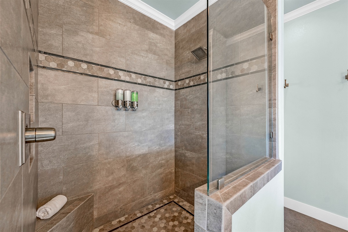 Crystal Paradise Bathroom 3: Our bathrooms are roomy, well-lit, and designed for comfort and convenience.