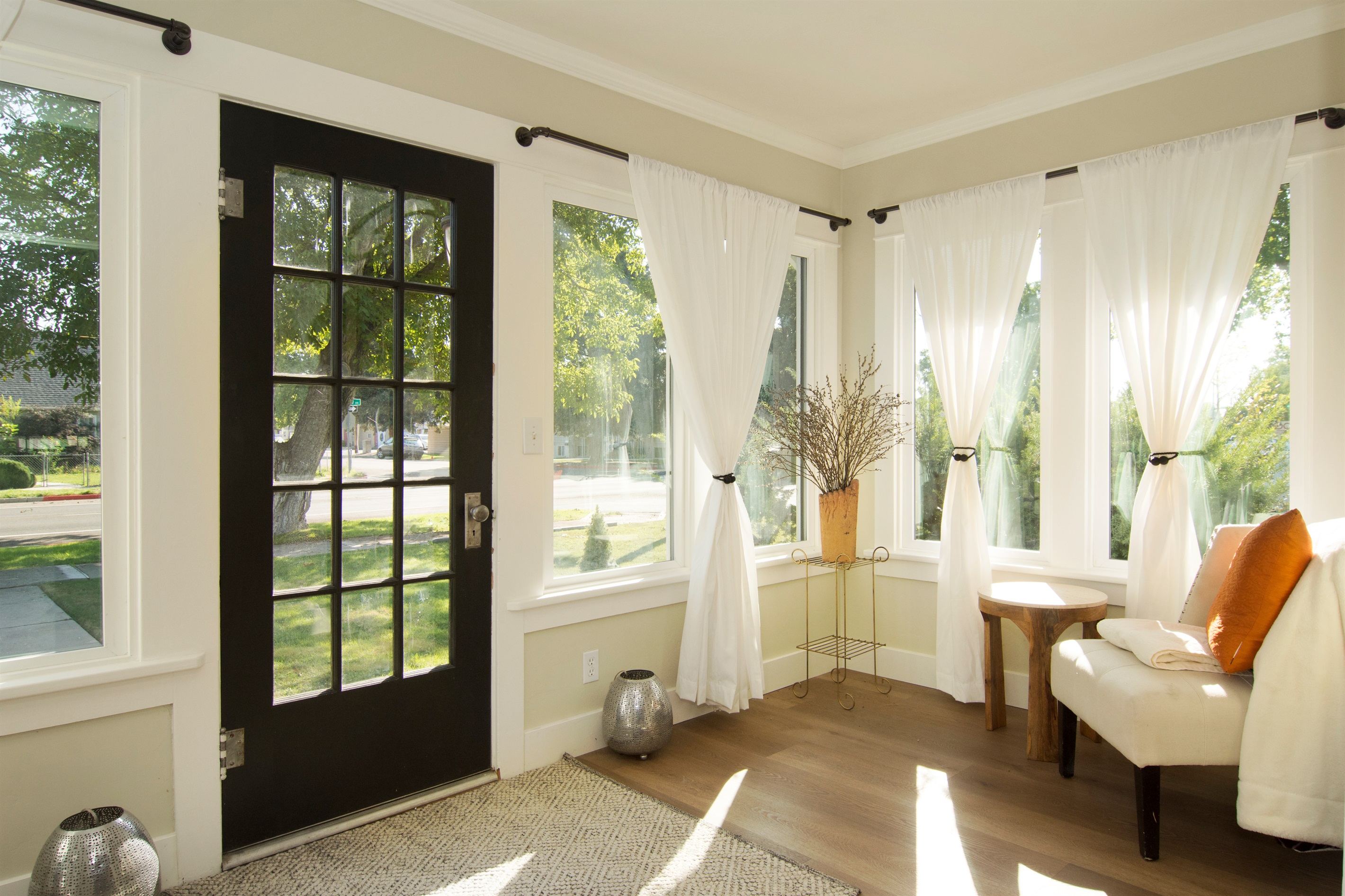 Sun room - Morning Coffee Nook
