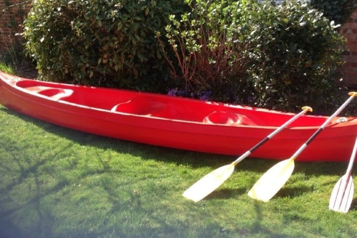 Cabin comes with canoe!