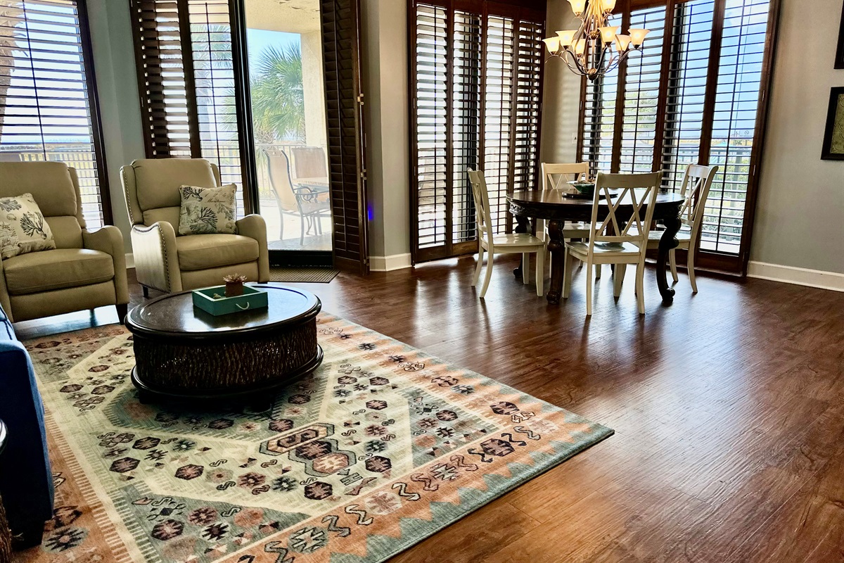 Views of the Gulf of Mexico from this corner unit!