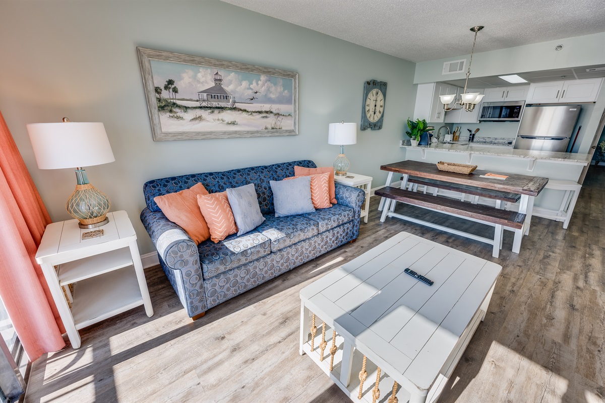 Living Room with Stunning Views🌊☀️