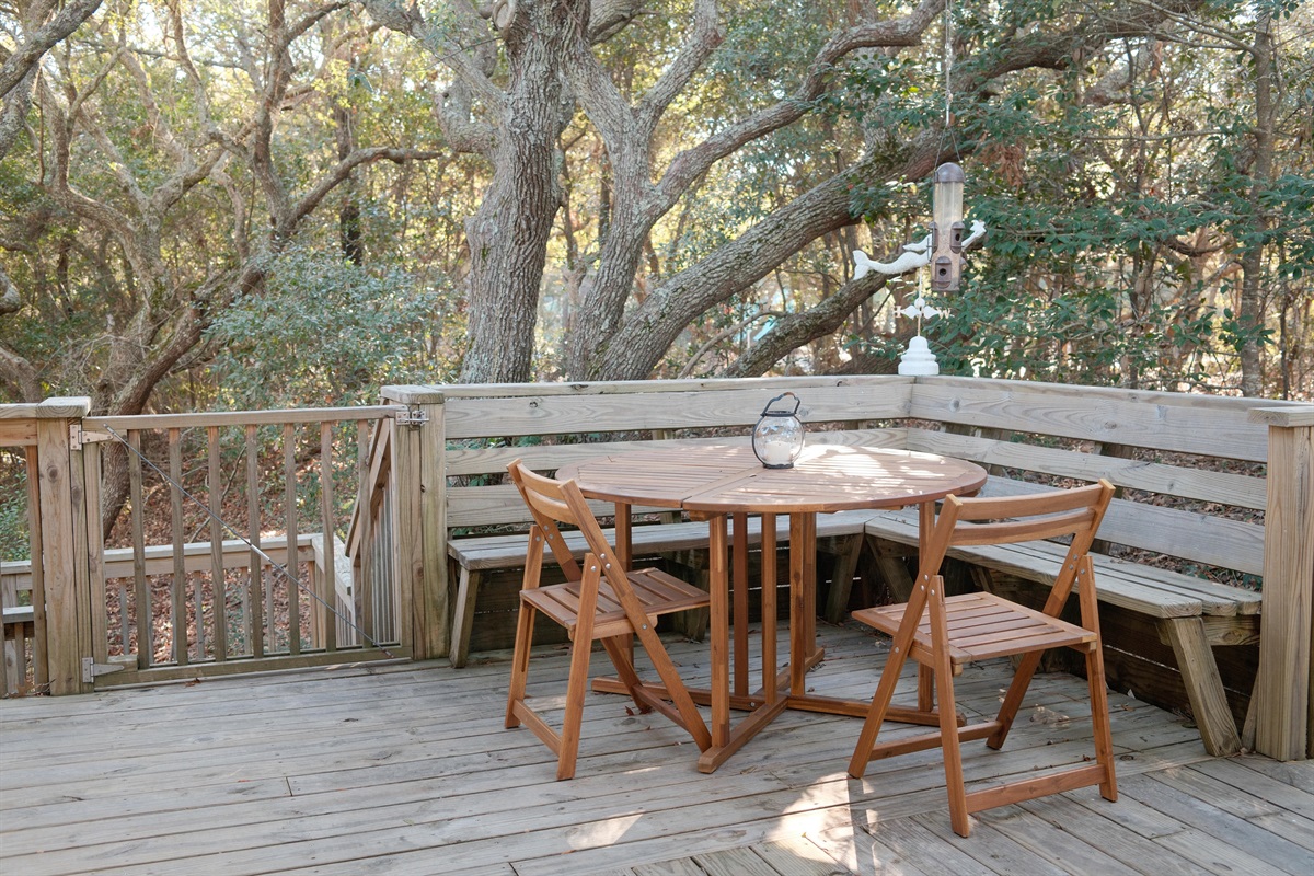 Plenty of seating under the classic OBX live oaks