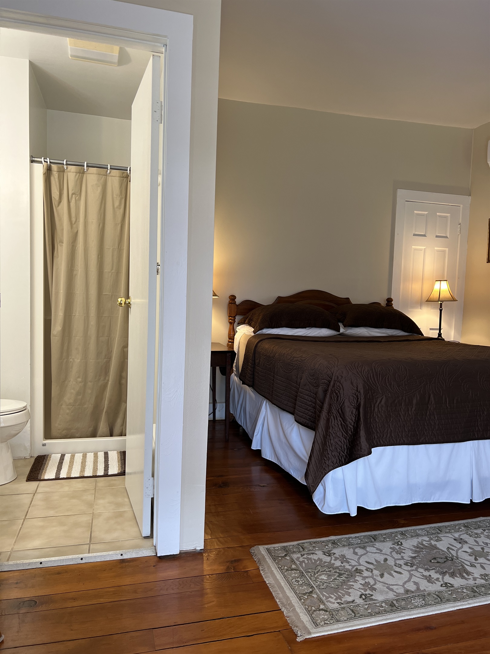 2nd floor bedroom #4 w/ queen en-suite bath with shower.