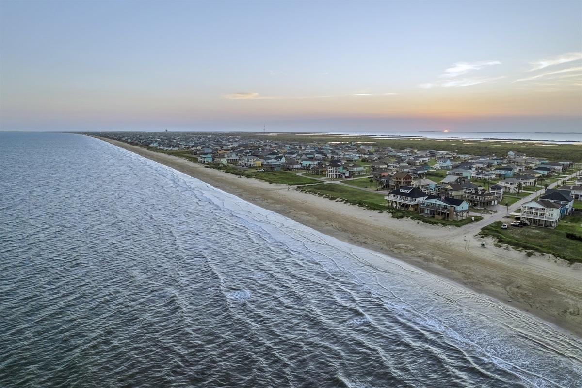 7bd2cfb0f8614c4a976ebd0a2e010795 Large | Beachhouse | Texas | TX | Vacation Homes | Galveston | Crystal Beach | Kokomo | Breezy Days | Beachfront Elegance | Sunrise Serenity | Southern Sands Property Management, LLC