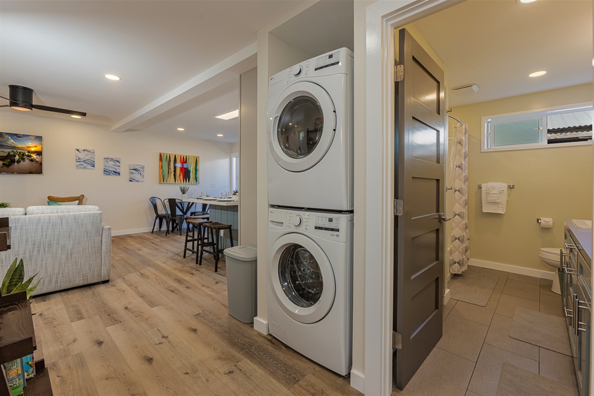 Full Sized Washer and Dryer in the Unit Makes for Lighter Packing