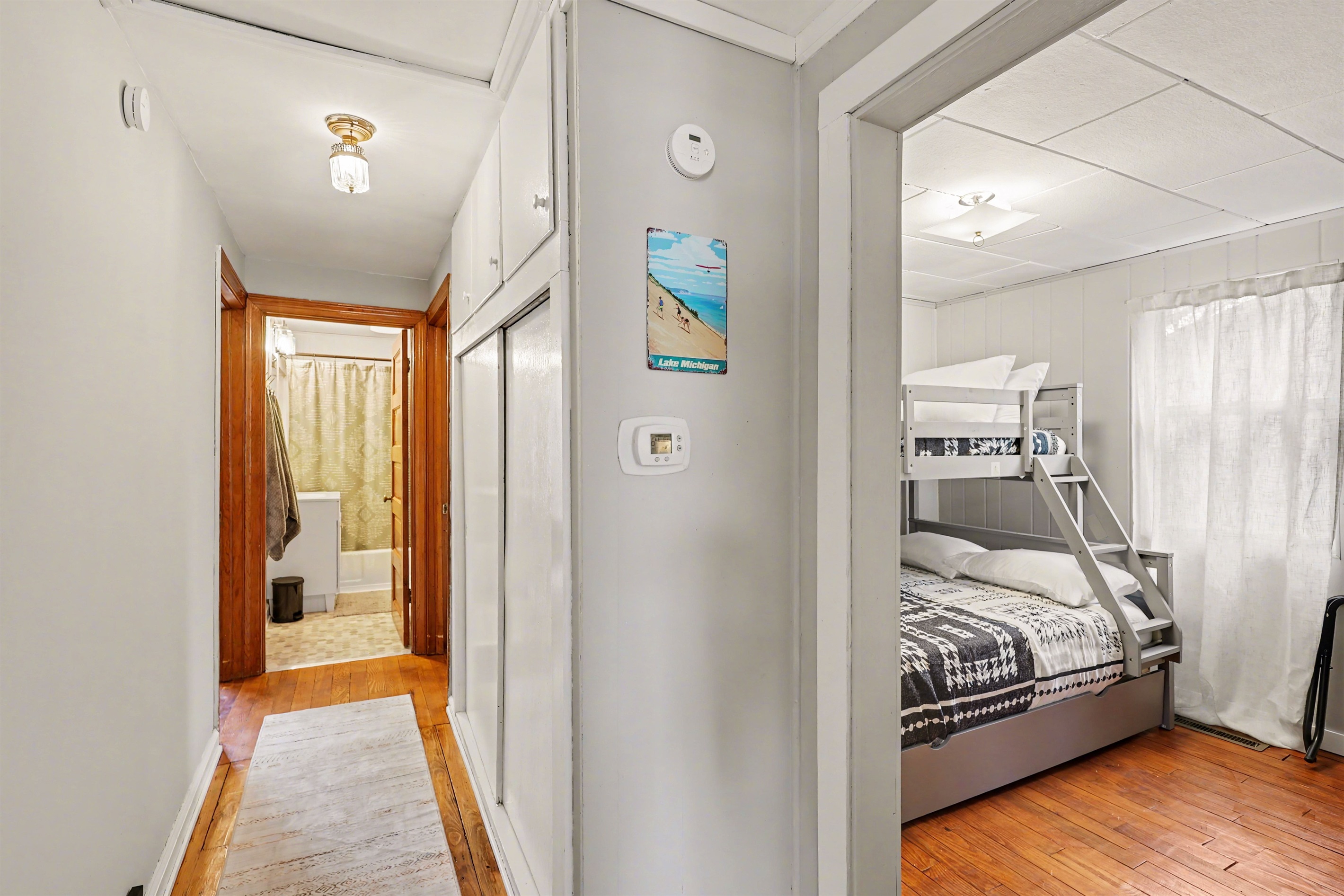 Hallway to bedrooms.