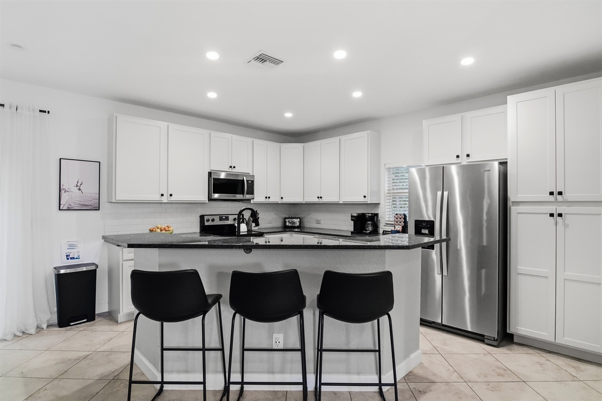 Island sink with counter seating 