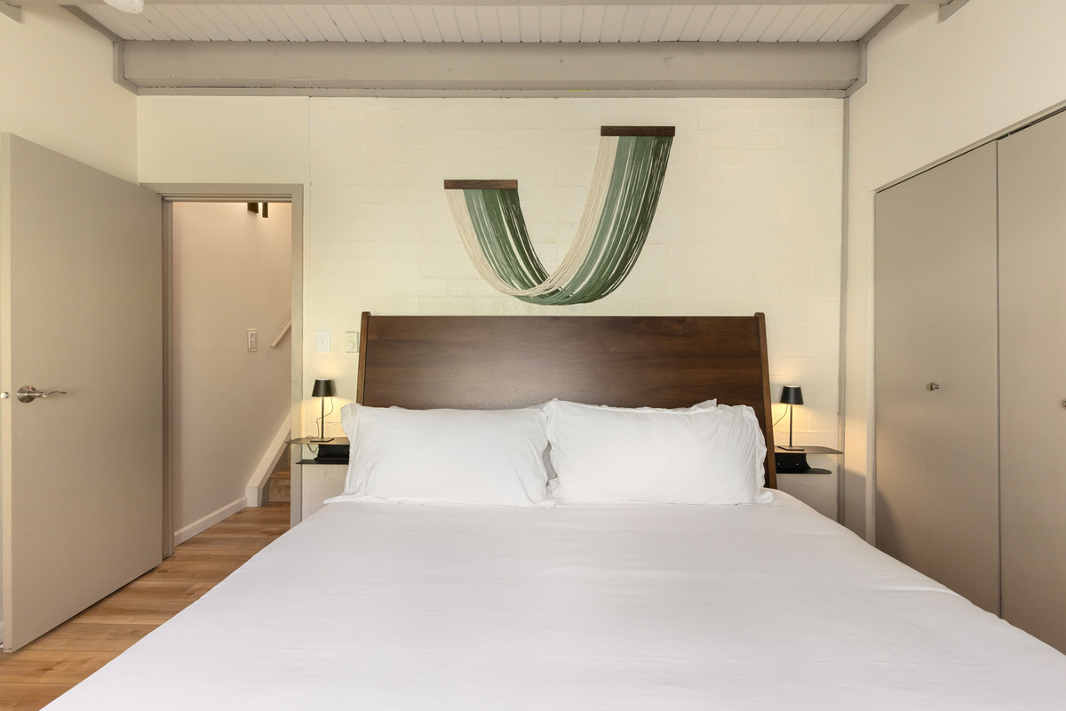 Lower Level Bedroom 2 | Kingsize Bed