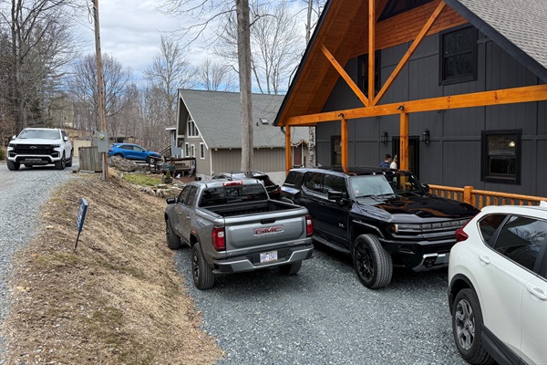 Exterior Front with 5-6 Car Parking