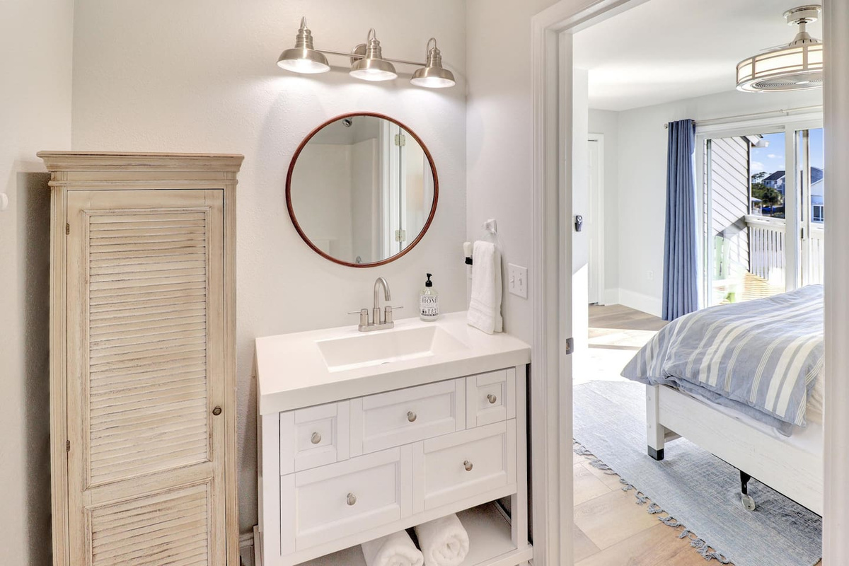 Your second full bathroom means no waiting &mdash; separate bathrooms for both bedrooms.