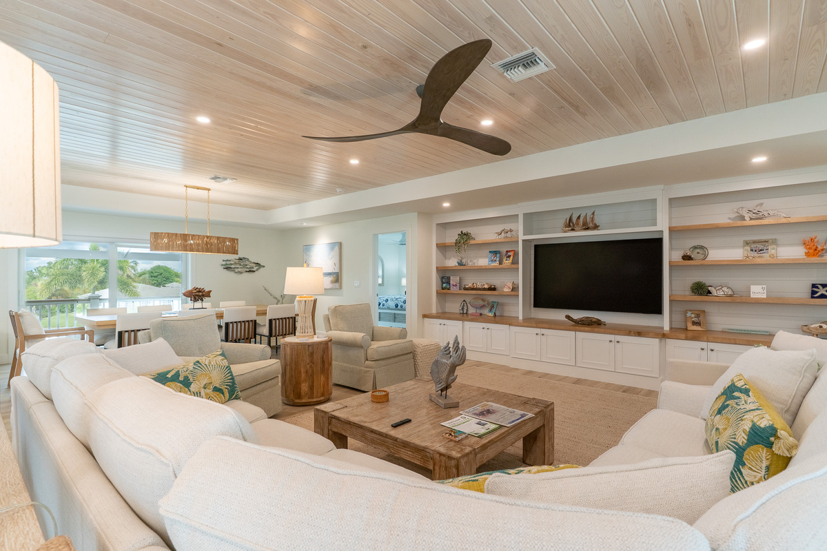 Large Open Seating Area