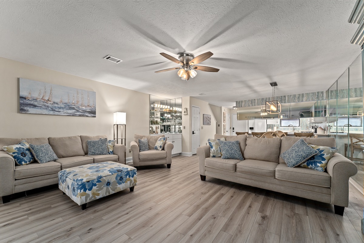 Spacious living room