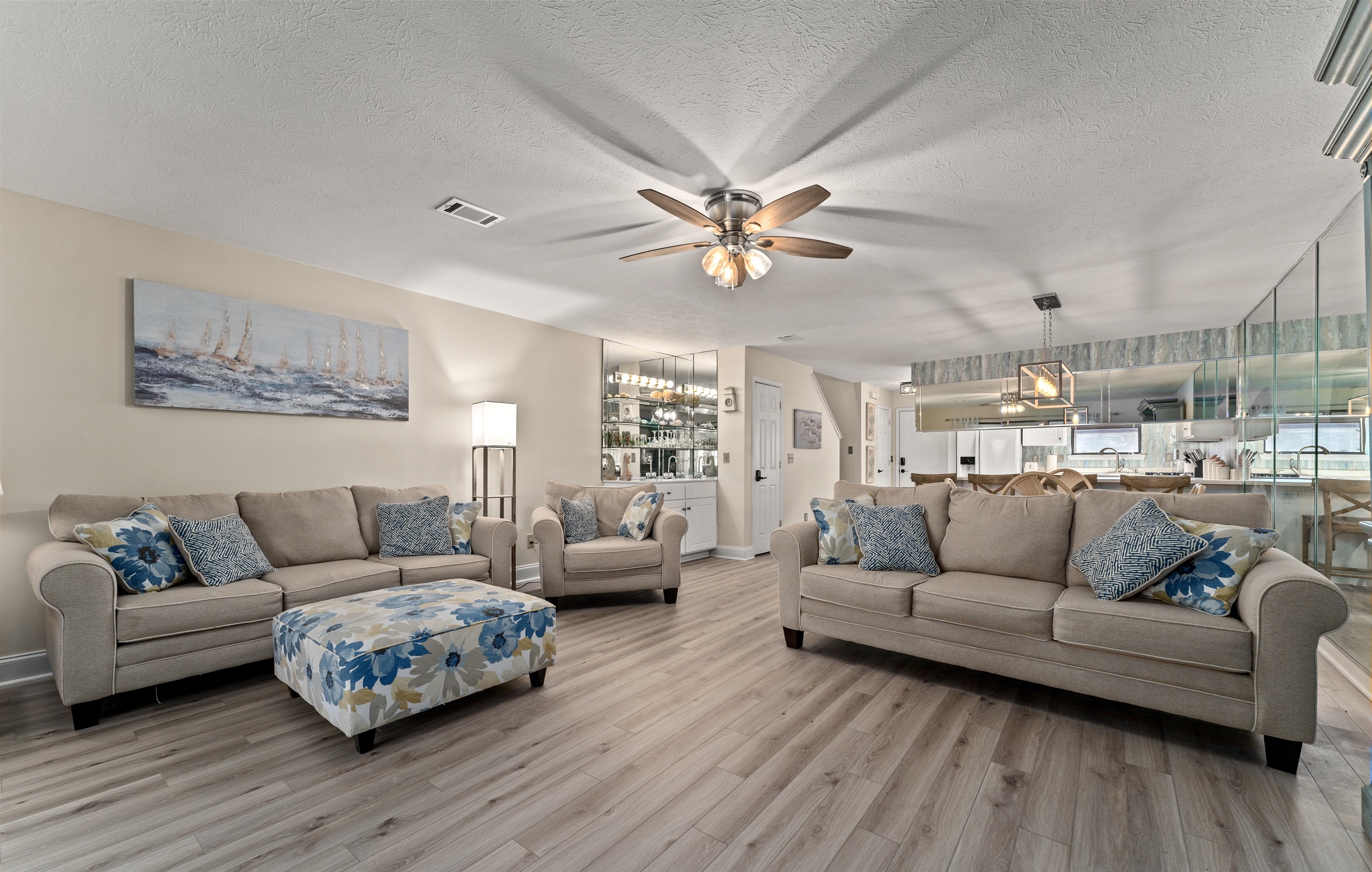 Spacious living room