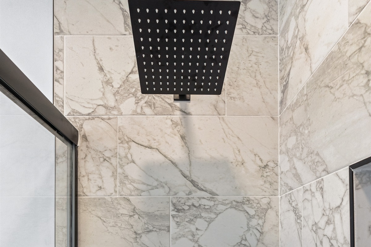🚿 Clean & Newly Updated Bathrooms