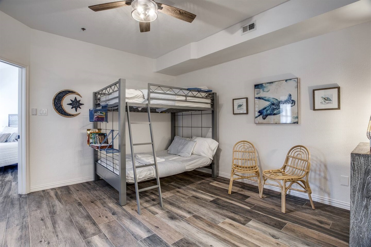 3rd Guest Room with 2 Queen Bunk Beds