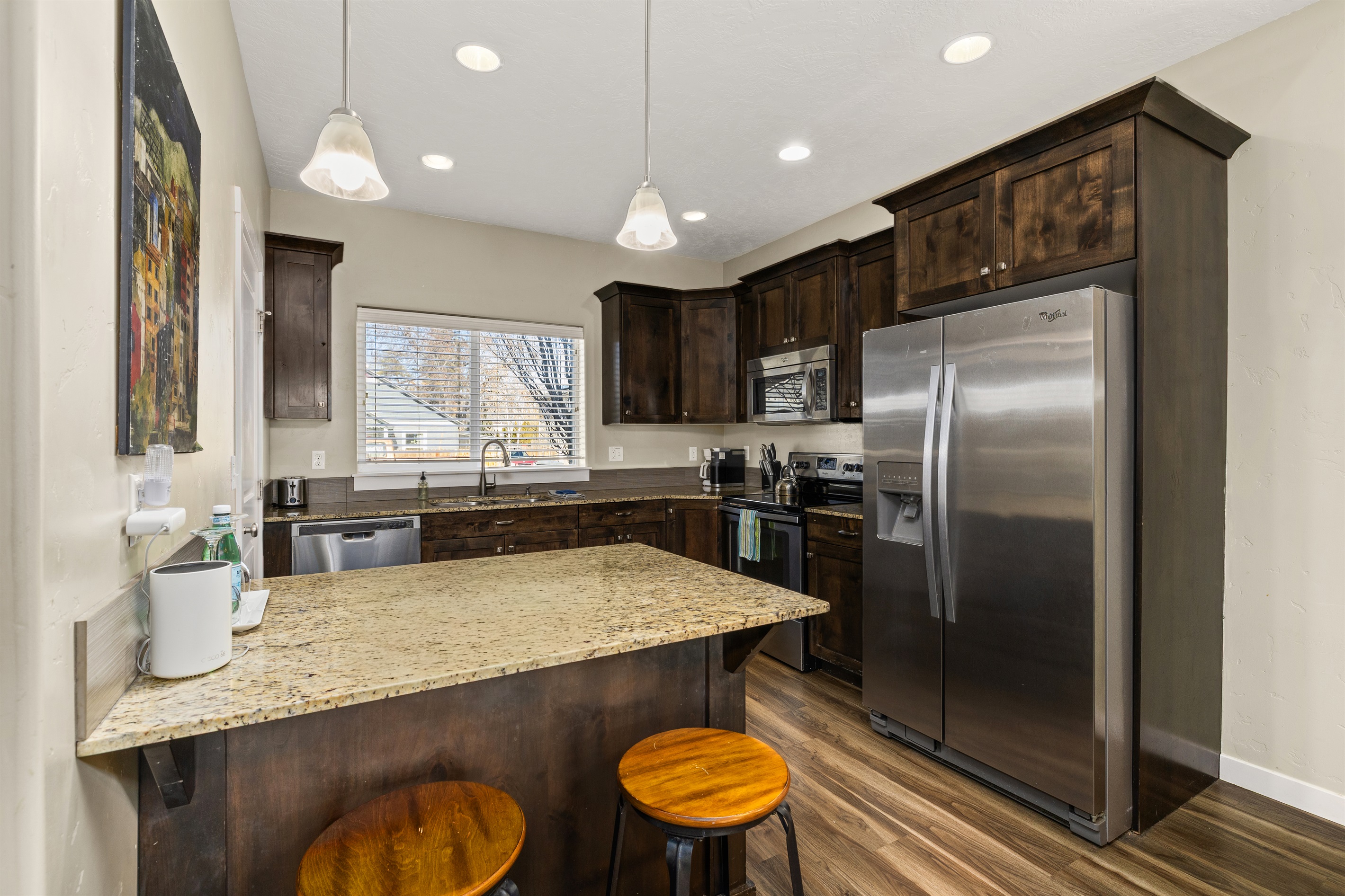 Perfect For Groups | Near The Village & Mall 4