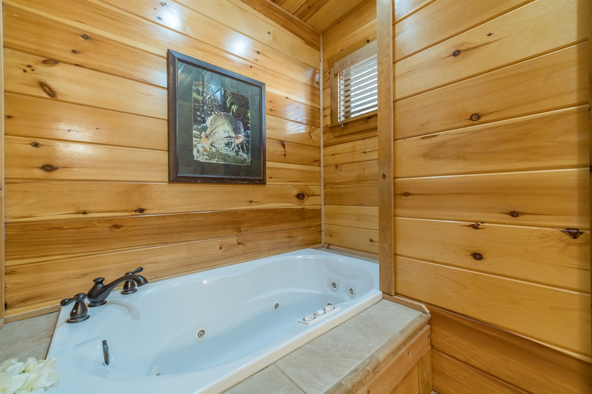 Master Bath Jetted Tub