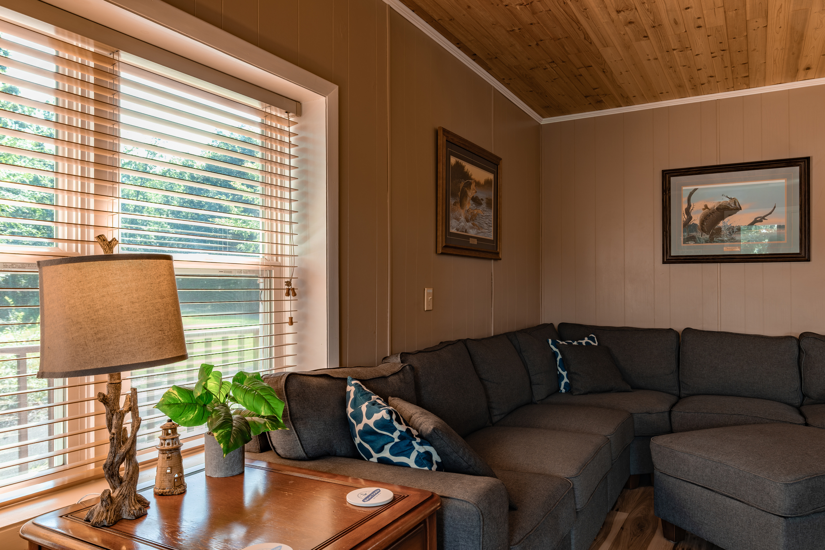 The oversized sectional offers plenty of comfortable seating for the whole family to gather, talk, or watch a movie.